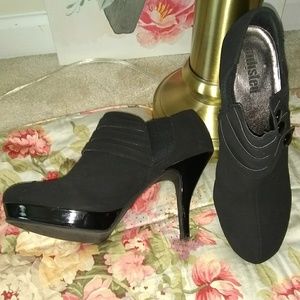 Black sade ankle boot